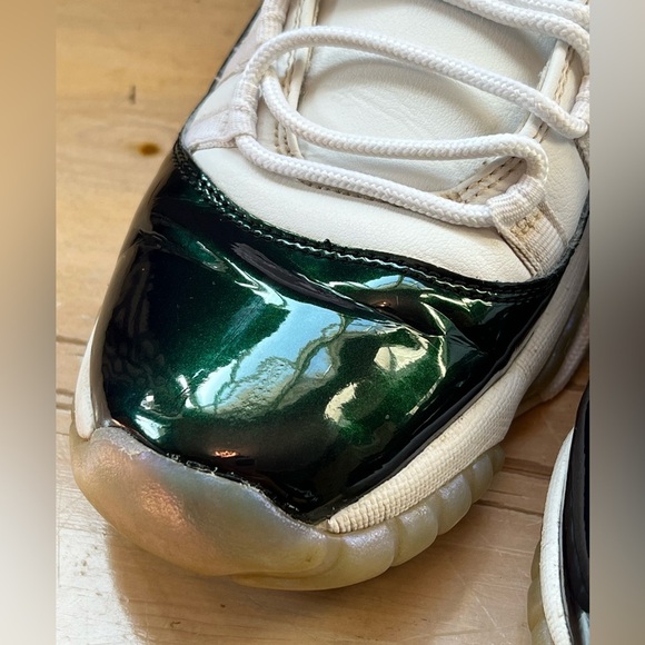 Nike Air Jordan 11 Retro Low Iridescent Emerald GS Size 7Y 528896-145 - Picture 9 of 9